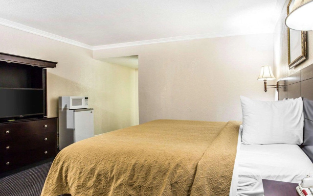 Quality Inn & Suites Thousand Oaks