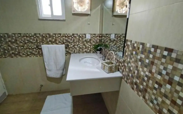 Hotel Gulberg Grand