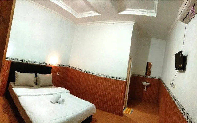Peaceful Penida Hill Bungalow