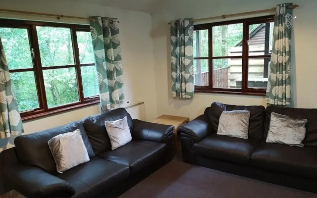 Prancing Hare Lodge Hot Tub