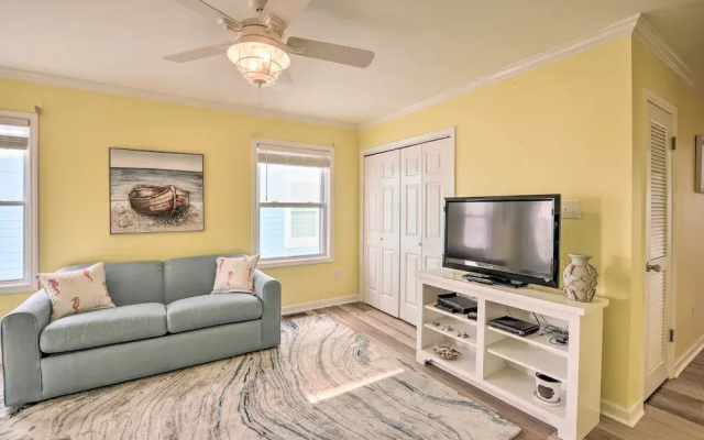 Large-group Getaway - Beachfront Home w/ Pool!