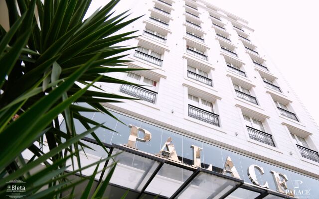 Hotel Palace Vlore вид на фасад