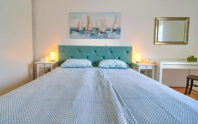 Apartment Frane