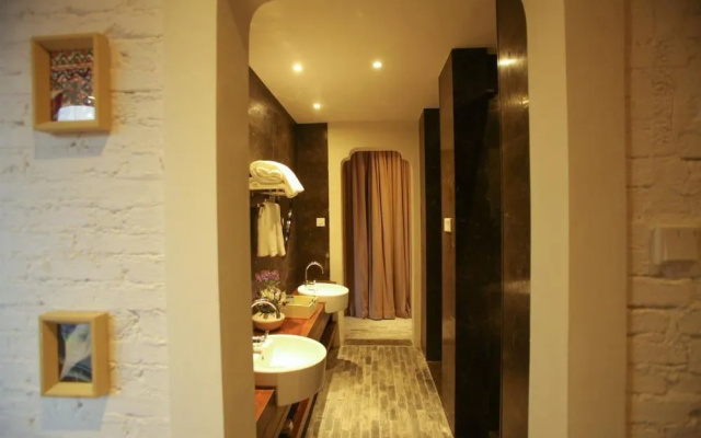 Lijiang Starlight Snow Mountain Hotel