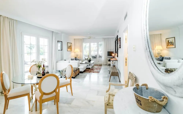 AB2-Wonderful 2 bedroom apt with fantastic views