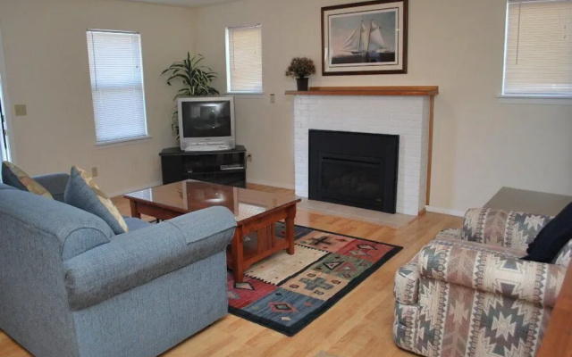 1860 Beach Drive #1