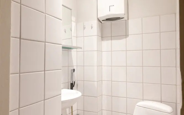 2ndhomes Bright & Spacious 5BR Apartment