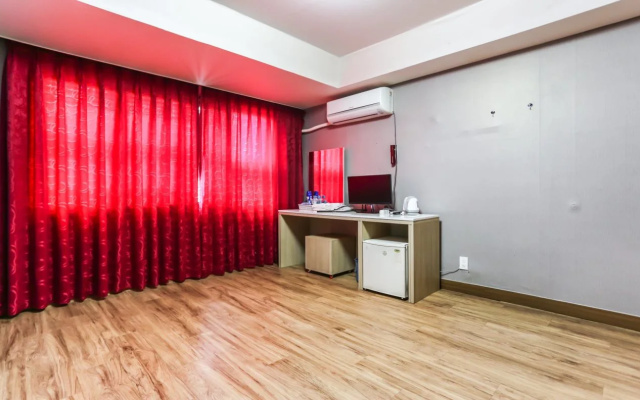 Alps Hotel