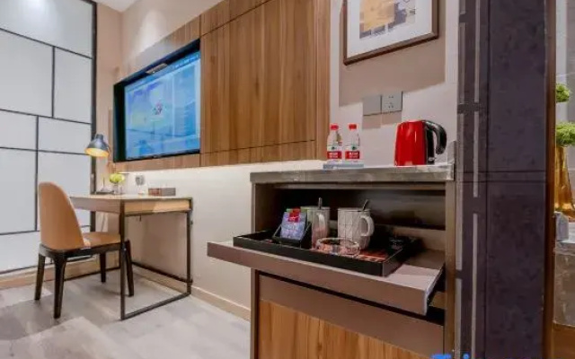 Homeinn Plus Hotel (Nanjing Confucius Temple Sanshanjie Subway Station)
