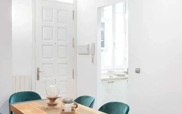 Cozy 2BD Duplex With Private Patio Plaza Nueva II Sevilla
