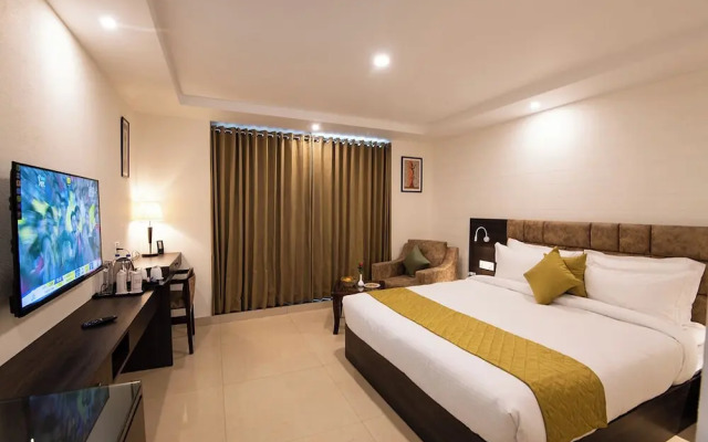 The Imperial Green (180 lake view)