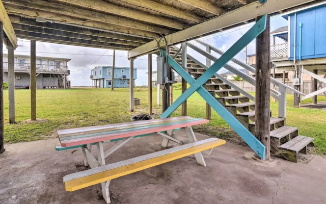 Walk to Ocean: Coastal Surfside Beach Bungalow!