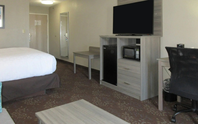 Clarion Pointe Evansville North