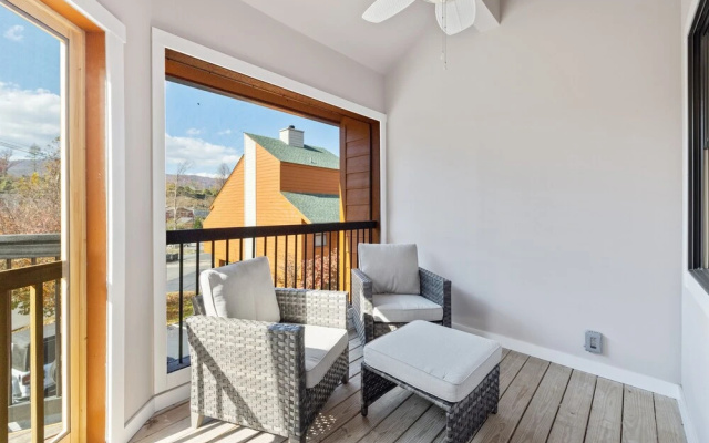 Gatlinburg Condo 2 Bedroom Condo by RedAwning