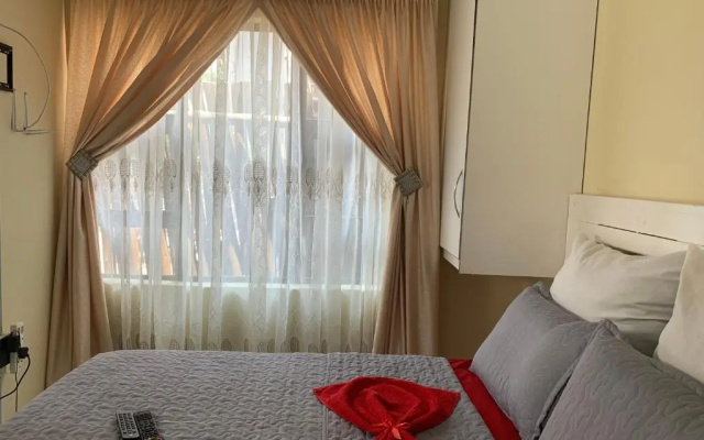 Ekaya Palace Guest House