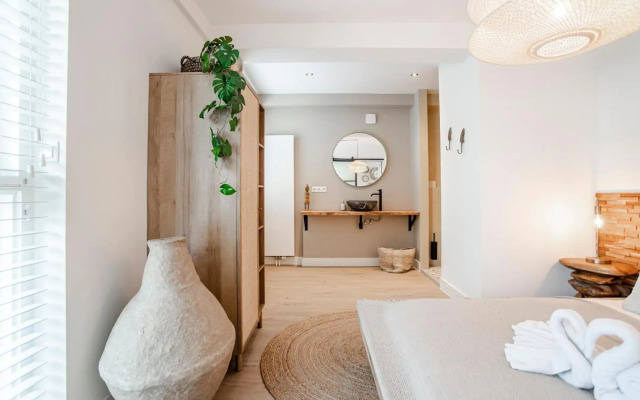 Marley’s Beachhouse - Luxury Apartment with garden