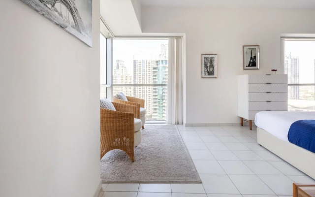 Gorgeous and Spacious 3BR With Full Marina Views!
