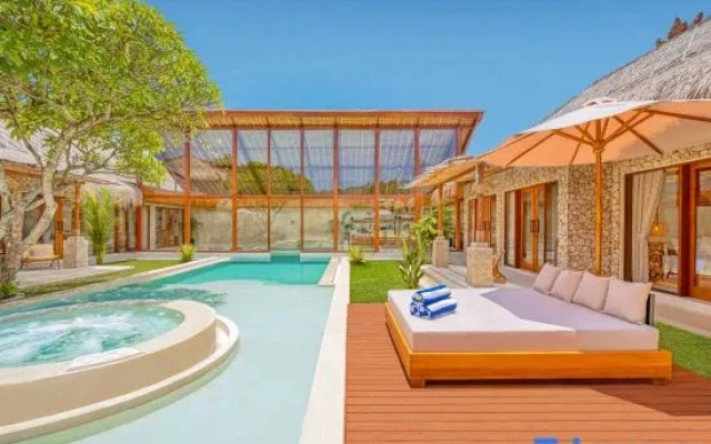 Villa Vienna - New 8BDR, Jacuzzi, Sauna and Cinema