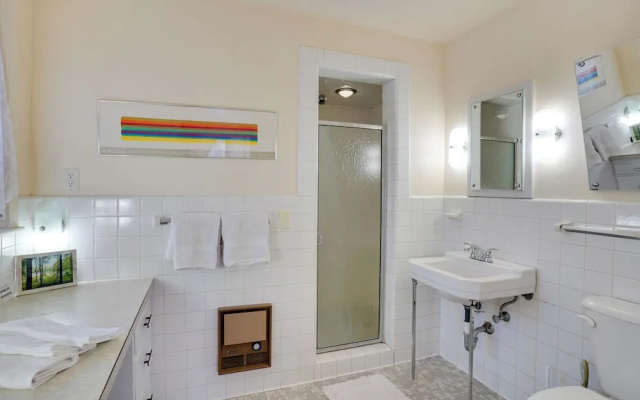 15 Mi to Downtown Minneapolis: Retreat on 5 Acres