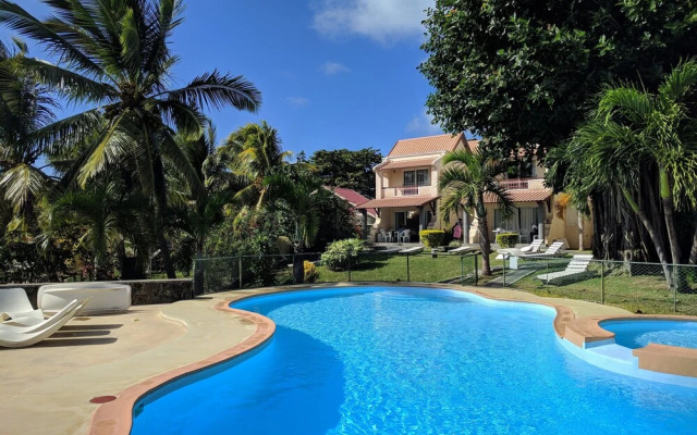 Private Beachfront Bungalow With Pool and Garden - by Feelluxuryholidays