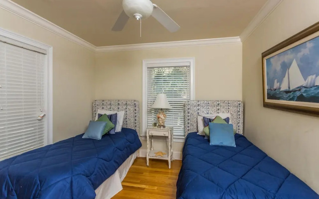 2212 Bruce Drive by Hodnett Cooper