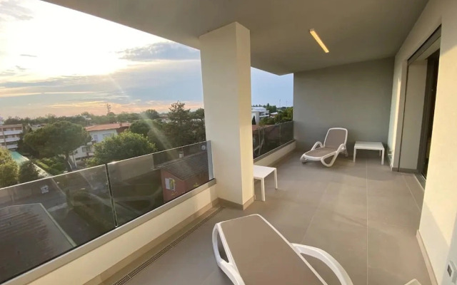 Modern Apartment 300m From the sea