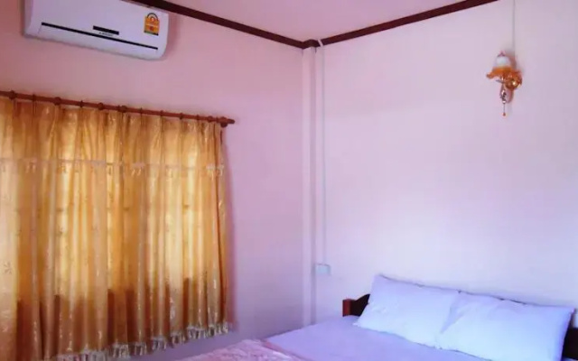 Tha Heua Mai Guesthouse