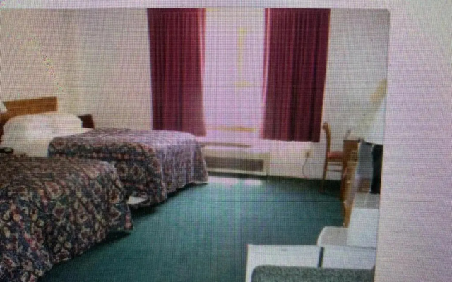 Villager Motel & Glen Manor Estate