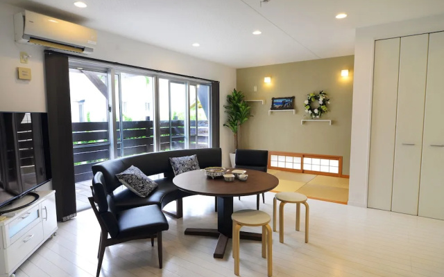 909 House