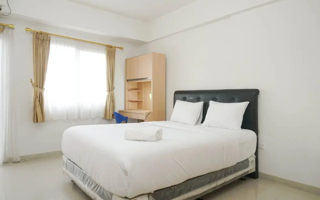 Minimalist Studio Park View Condominium Apartment near Mall