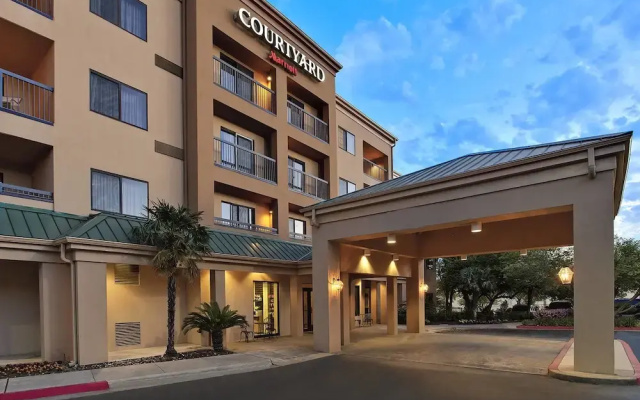 Courtyard by Marriott Austin The Domain Area