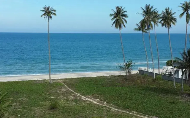 Khanom Beach Resident