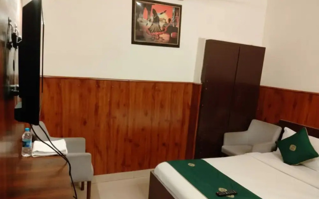 Shri Sai Guest House - Opp Azadpur Main Mandi