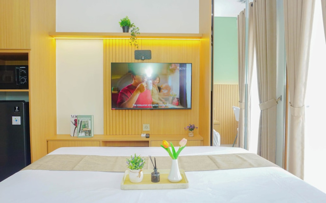 Soft Toned Studio At Transpark Cibubur Apartment