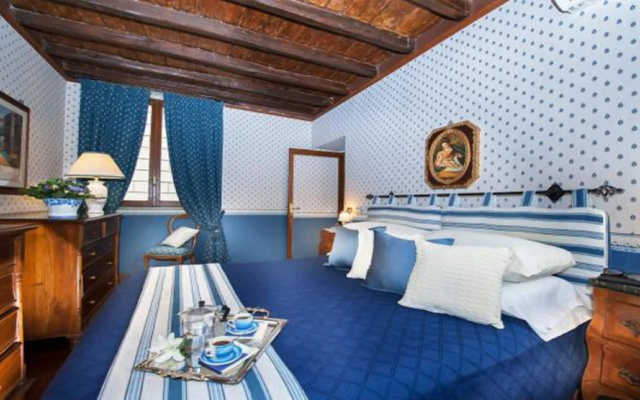 Spagna Blue Suites