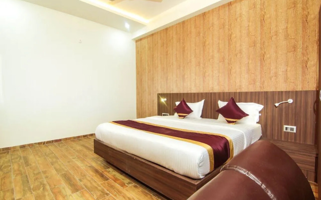 OYO 6844 Hotel Sam Inn
