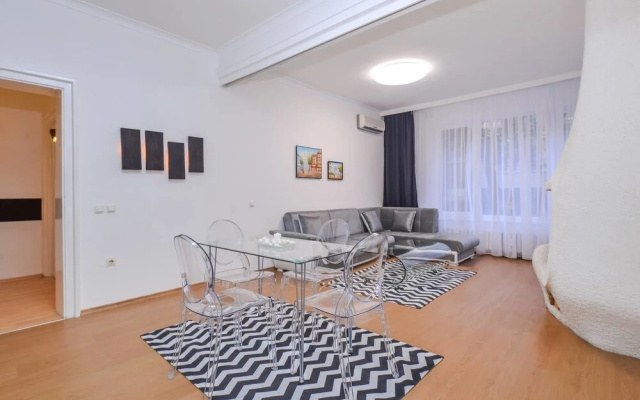 FM Deluxe 2-BDR Apartment - Sweet Home