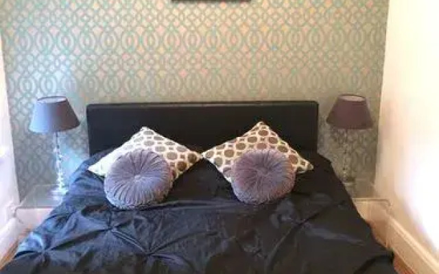Trafalgar Square Apartments