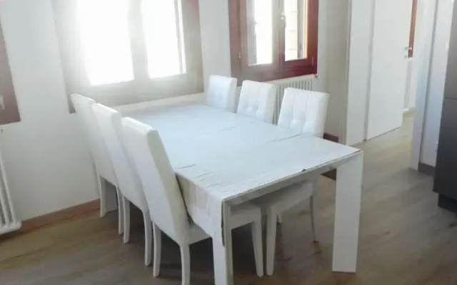 S. Marcuola Apartment