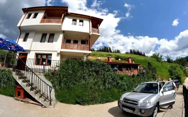 Eco House Family Hotel