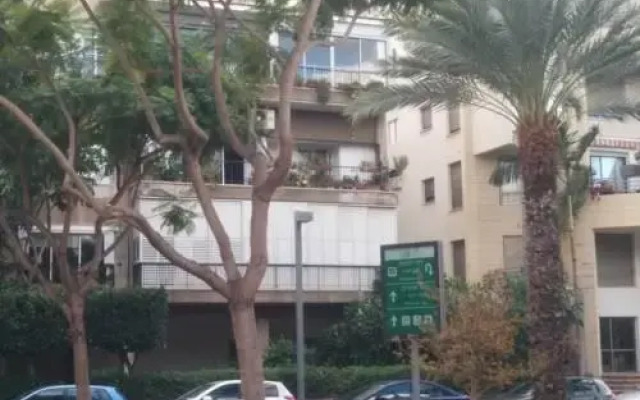 TLV Living Apartment