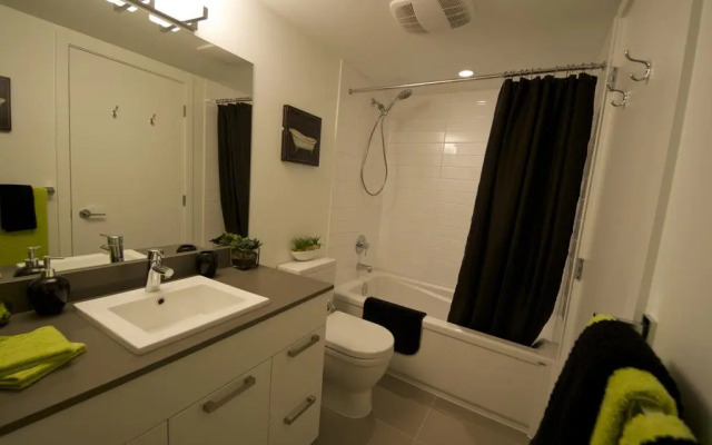 The Cabin+The Tiny Cabin: A Sooke Ocean View Oasis