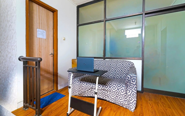 OYO Life 92720 Mekarwangi Guest House