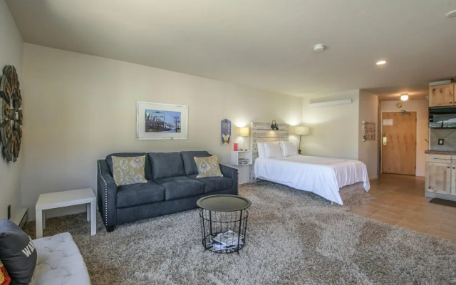 Edgewater 1436