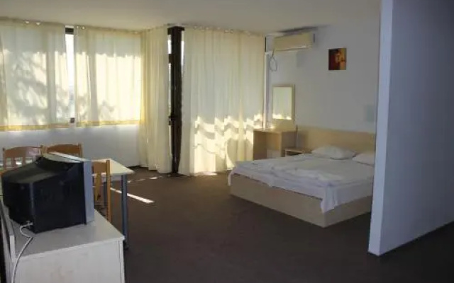 Bisser Aparthotel
