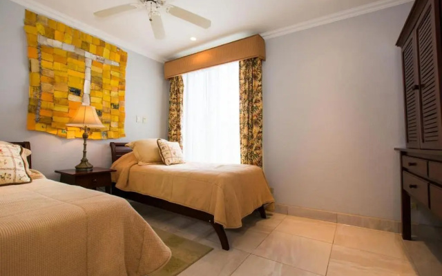 Recently Renovated Luxury Condo with Resort-Style Beach Club Access and Ocean Views