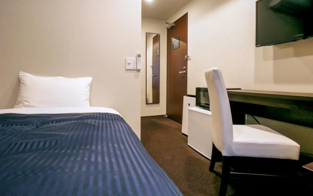 Hotel Live Max Yokohama Motomachi Ekimae
