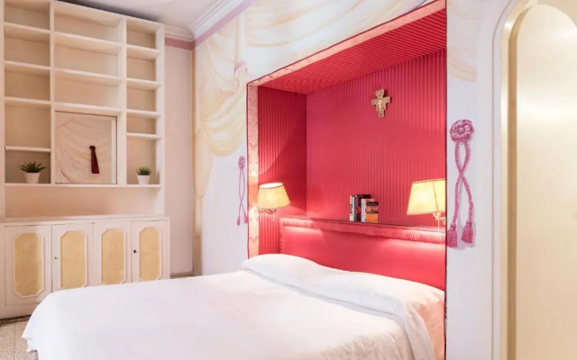 Piazza Colonna Apartment - Charme Homes