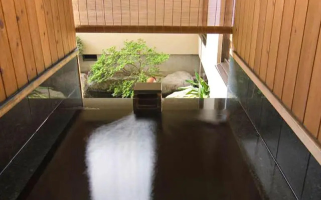 Ryotei Takano