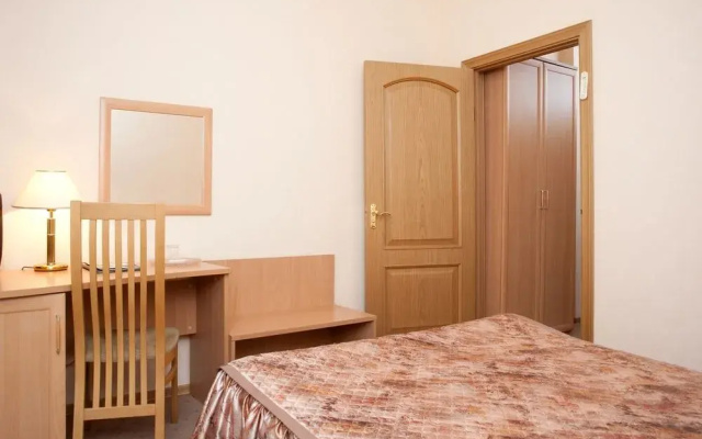 Tourist Hotel